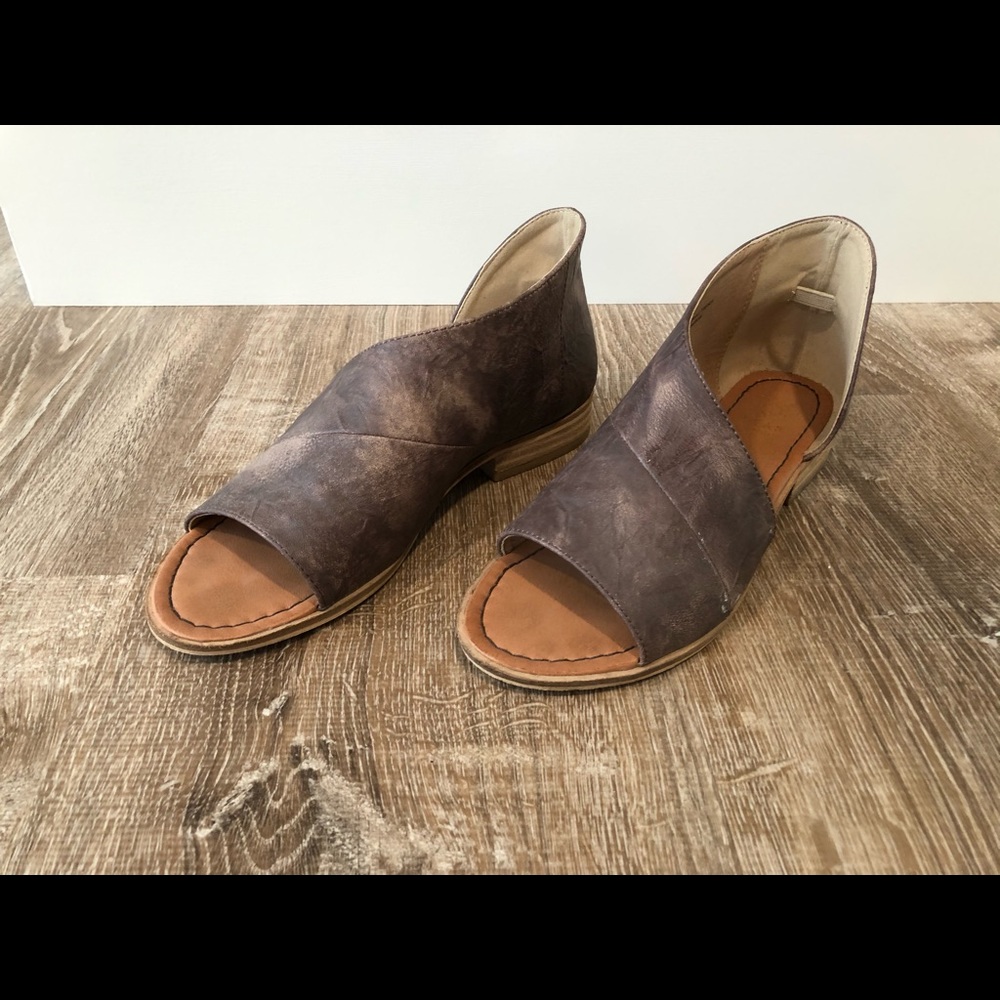 Women’s Beast Fashion Slip On Shoes